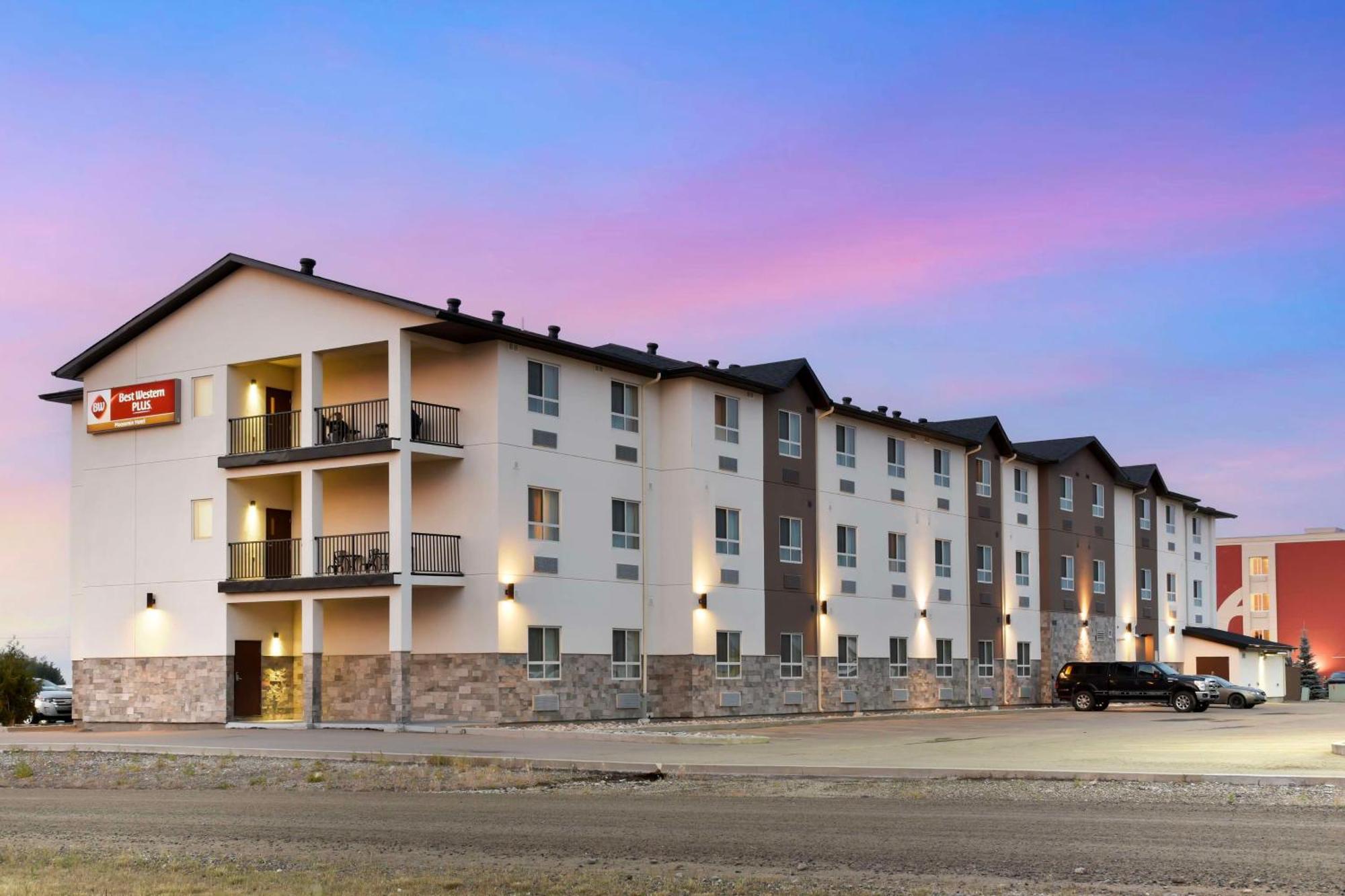 Best Western Plus Moosomin Hotel Exteriör bild